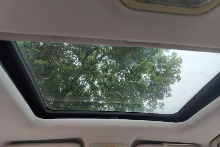 Used JAC Group Refine M2 2013 1.8L Manual Luxury 7-Seater Headliner