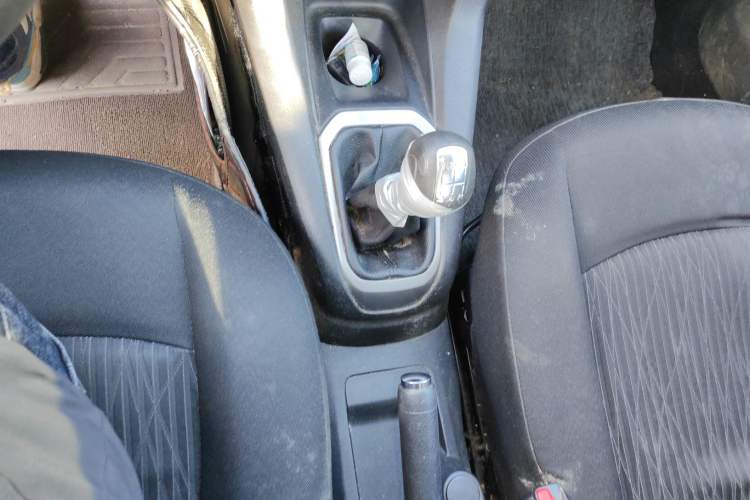 Used Citroen Elysee 2015 Zhishang Edition 1.6L Manual Fashion Model
