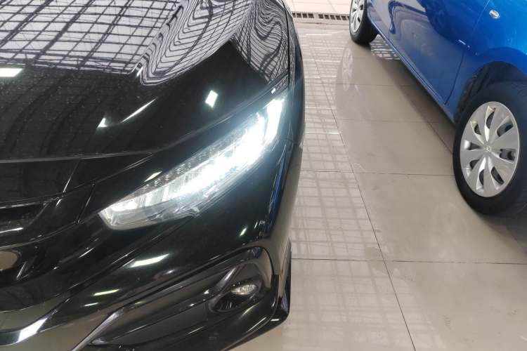 Used Honda Civic 2021 HATCHBACK 220TURBO CVT Trendy Cool Edition
