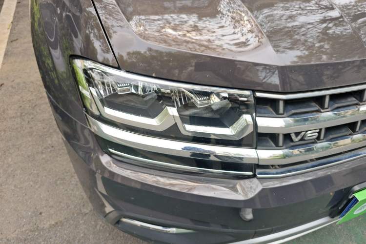 Used Volkswagen Teramont 2017 530 V6 Four-Wheel Drive Luxury Edition Right Front Headlight