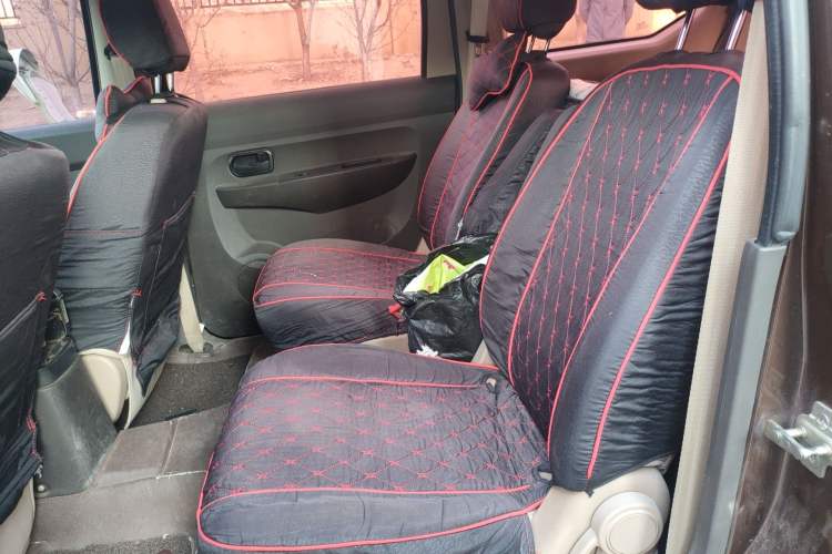 Used Wuling Hongguang 2015 1.5L S1 Standard China V-Emission Standards Left Rear Seat