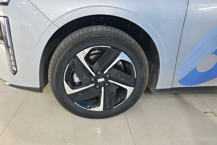 Used Geely Galaxy L6 2025 EM-i 140km Starship Edition
