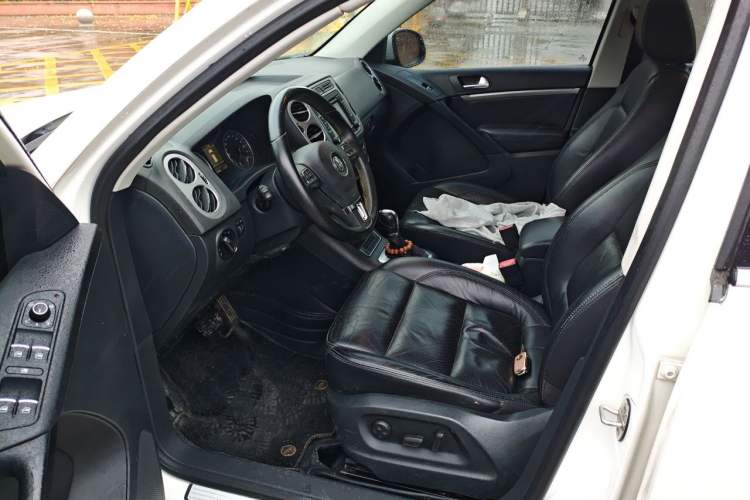 Used Volkswagen Tiguan 2013 1.8 TSI Automatic All-Wheel Drive Luxury Model Driver Seat