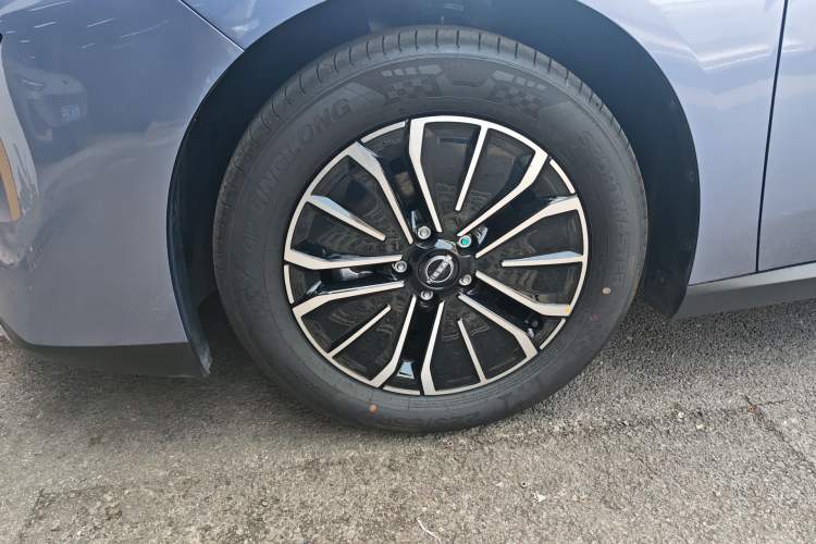 Used Nissan N6 2026 Model 180 Max Exterior 3