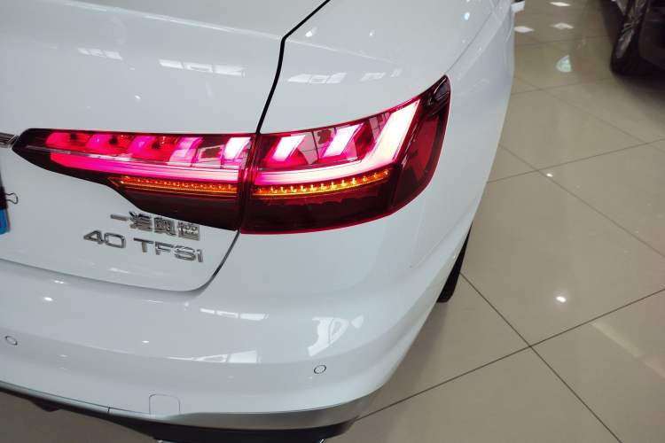 Used Audi A4L 2022 40 TFSI Fashion Dynamic Model
