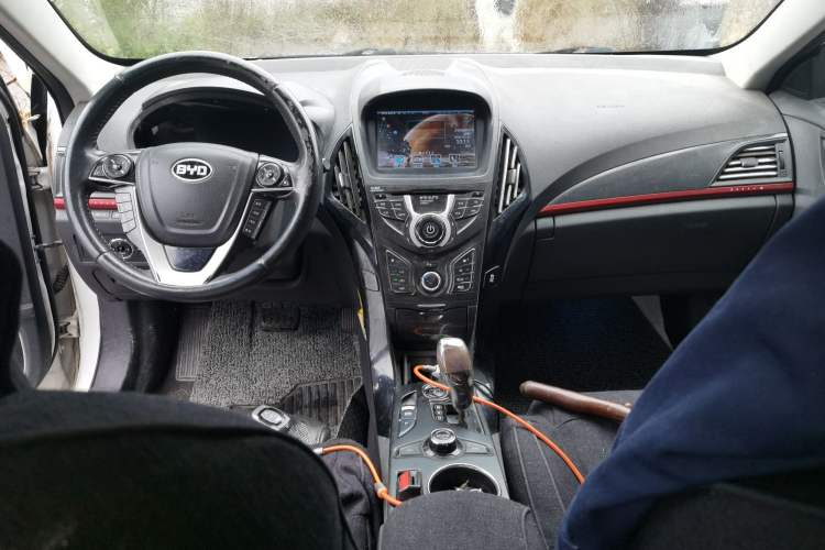 Used BYD Qin New Energy 2014 1.5T Flagship Model
