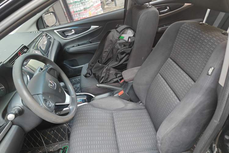 Used Honda Crider 2015 1.8L automatic luxury edition
