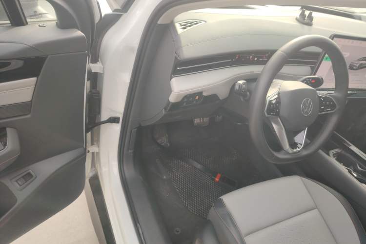 Used Volkswagen ID.7 VIZZION 2024 AIR model
