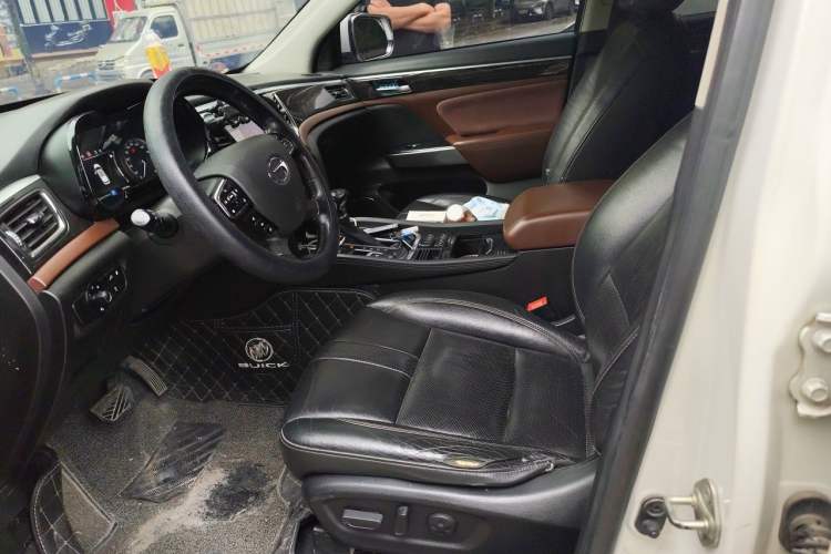 Used GAC Trumpchi GS8 2017 320T Two-Wheel Drive Luxury Smart Connectivity Version (7 Seats)
