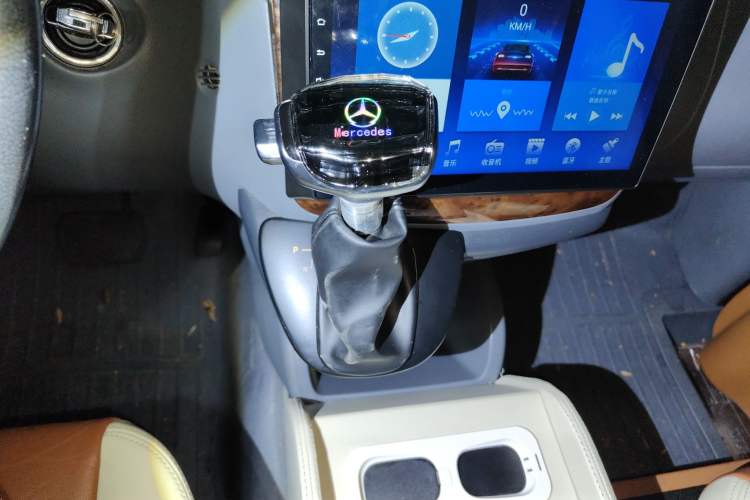 Used Mercedes-Benz Vito 2013 3.0L Elite Edition Gear Lever