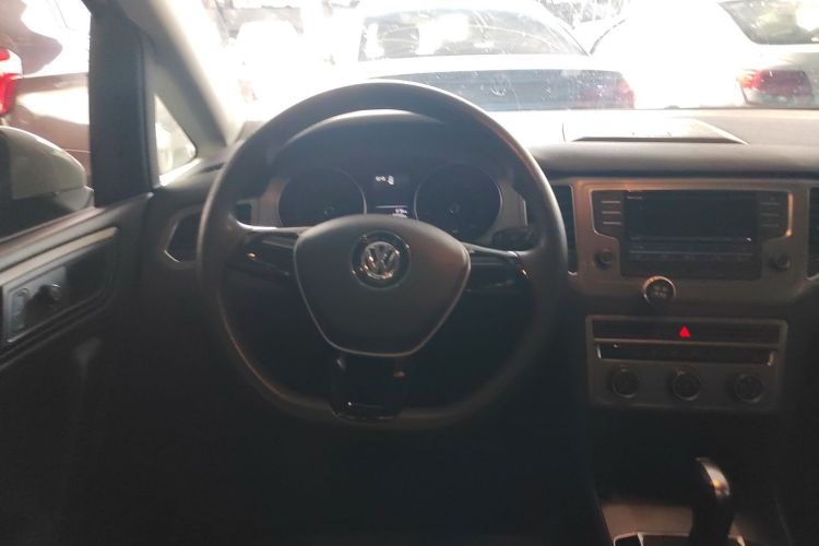 Used Volkswagen Golf Sportsvan 2016 1.6L Automatic Comfort Model Steering Wheel