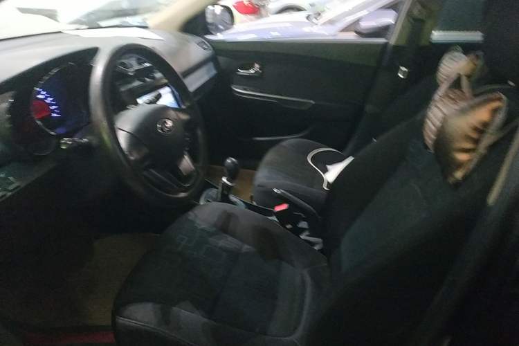 Used Kia K2 2012 Sedan 1.4L MT TOP Commemorative Edition
