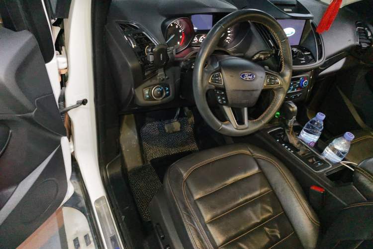 Used Ford Kuga 2017 EcoBoost 245 Four-Wheel-Drive Sport Model Steering Wheel