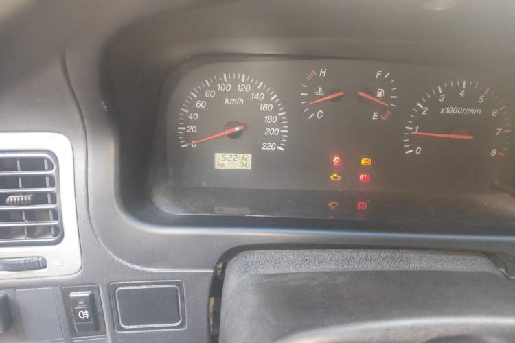 Used Jinbei Grace 2013 2.0L Zhi Ling Luxury 7-Seater All-Games Commemorative Version China IV Standard