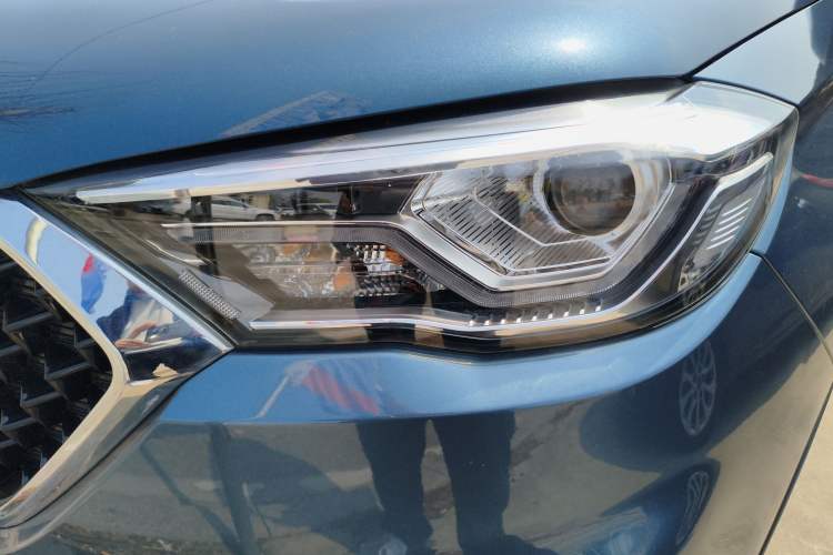 Used Sinotruk VGV U70 2020 1.5T Manual Elite Edition 7-Seater Left Front Headlight