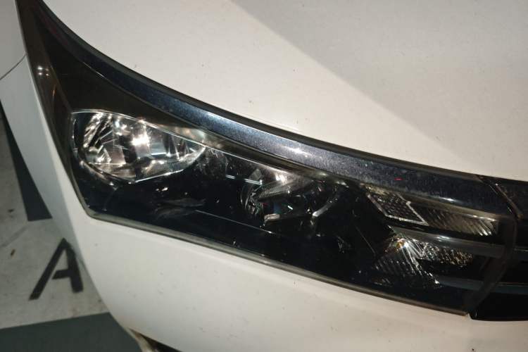 Used Toyota Corolla 2014 1.6L CVT GL Right Front Headlight
