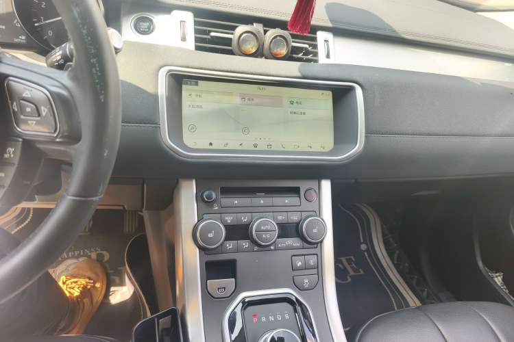 Used Land Rover Range Evoque 2018 240 PS SE Smart Brilliance Edition Audio And AC Panel