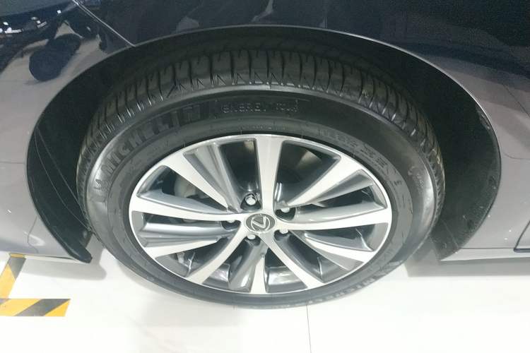 Used Lexus ES 2020 200 Excellence Edition
