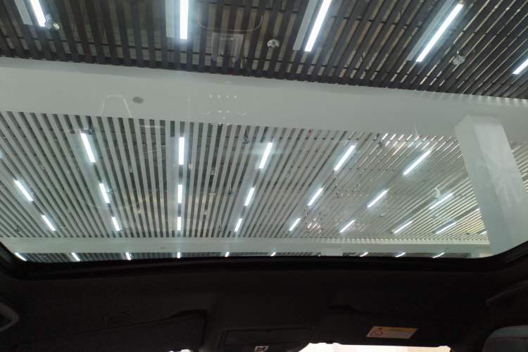 Used Land Rover Discovery Sport 2022 249 PS Metropolitan Edition 5 Seats Headliner