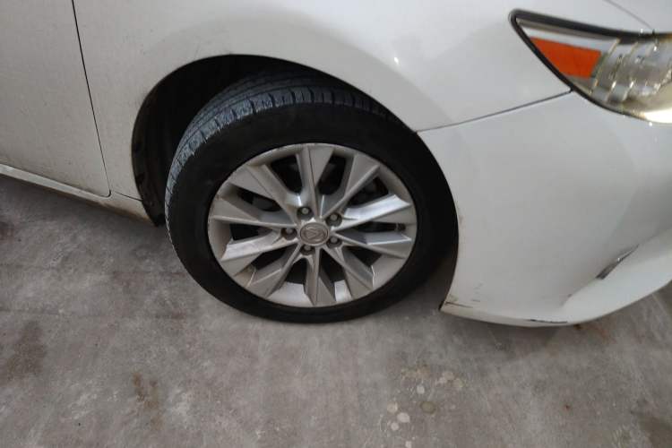 Used Lexus ES 2013 300h Elite Edition