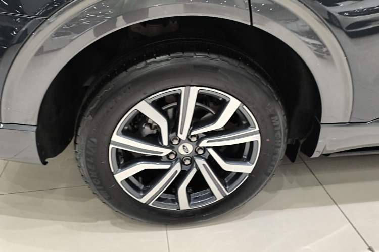 Used Ford Explorer 2023 EcoBoost 285 Four-Wheel Drive Titanium Edition 7-Seater
