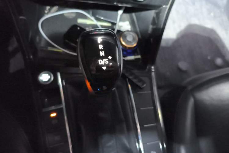 Used Volkswagen Passat 2019 330TSI Elite Edition China VI Gear Lever