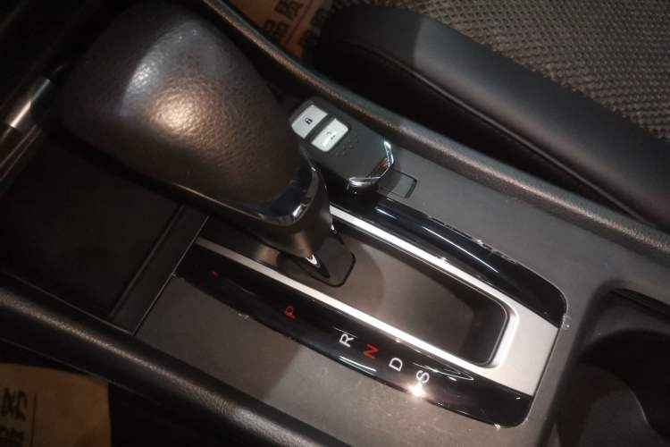 Used Honda Jade 2017 1.8L automatic Comfort version 5 seats