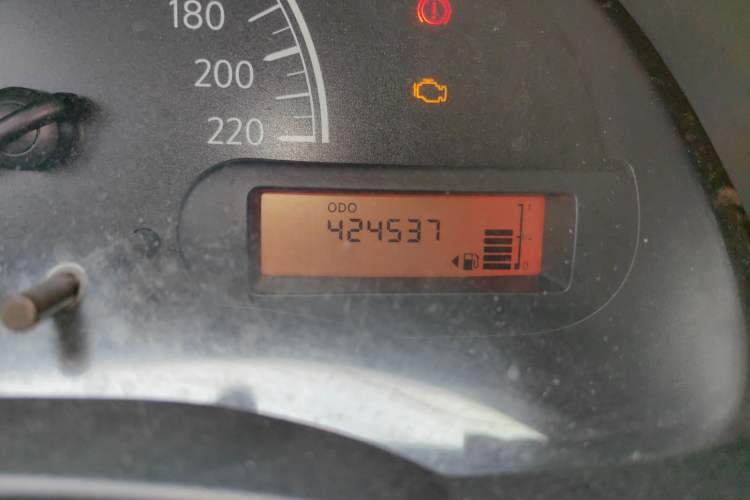 Used Nissan Sunny 2015 1.5XE Manual Comfort Edition Odometer Close Up