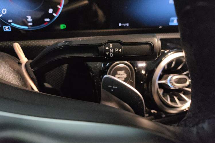Used Mercedes-Benz A-Class 2020 Restyled A 200 L Sport Sedan Fashion Version Gear Lever