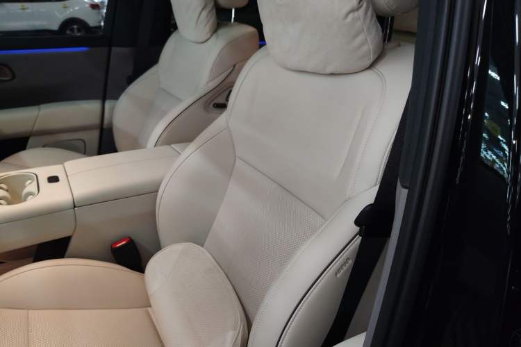 Used Li Auto Li Auto i6 2025 Model Four-Wheel-Drive Standard Type
