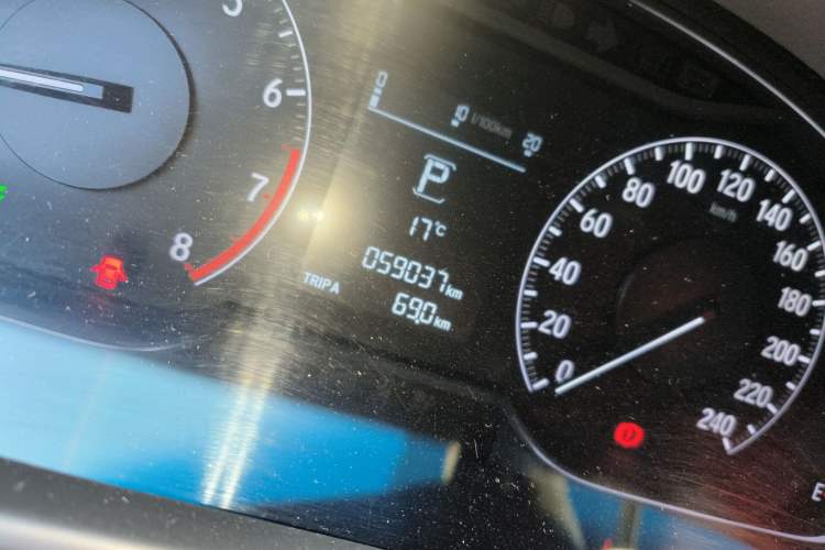 Used Honda Accord 2018 260TURBO Elite Edition China V Odometer Close Up