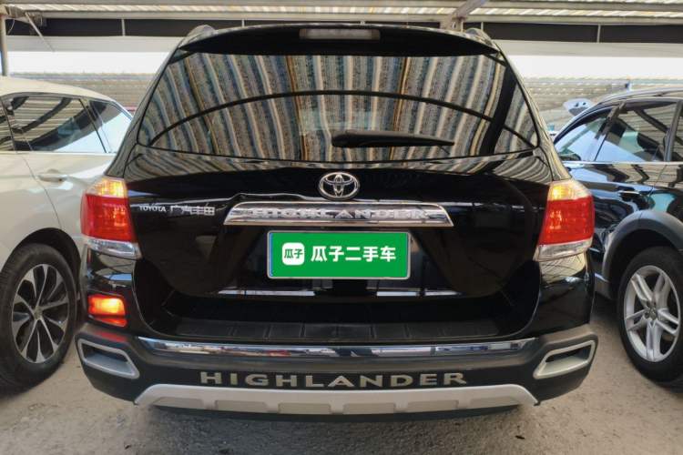 Used Toyota Highlander 2012 2.7L Two-Wheel Drive 7-Seater Luxury Edition Rear