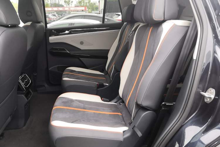 Used Volkswagen ID.6 CROZZ 2022 High-Performance PRIME Edition Left Rear Seat