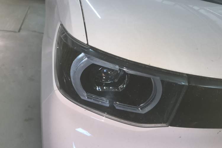 Used Wuling Hongguang MINIEV 2021 Macaron Fashion Edition Lithium-Ion Battery Right Front Headlight