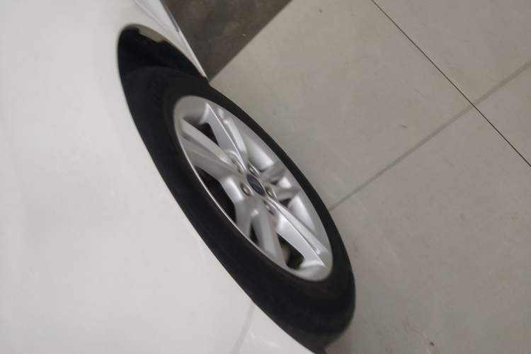 Used Ford Escort 2019 1.5L Manual Enjoyment Model Left Front Wheel Hub