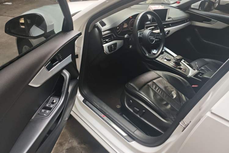 Used Audi A4L 2018 30th Anniversary Edition 40 TFSI Sport Edition