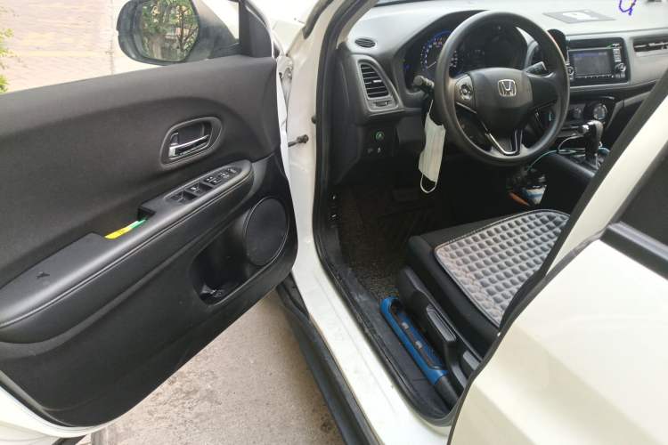 Used Honda Vezel 2015 1.5L CVT two-wheel drive Comfort trim Driver Seat