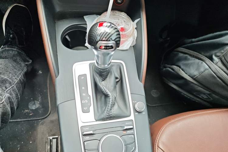 Used Audi A3 2014 Limousine 35 TFSI Automatic Comfort Model Gear Lever