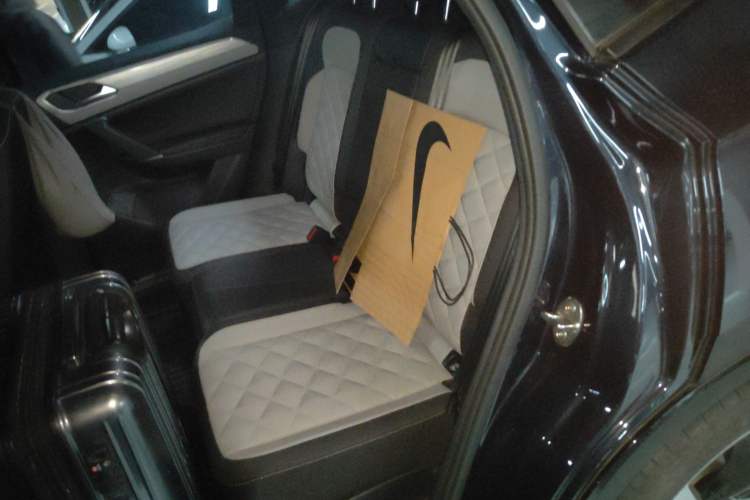 Used Volkswagen Tayron X 2023 330TSI Two-Wheel-Drive Flagship Smart Edition Left Rear Seat