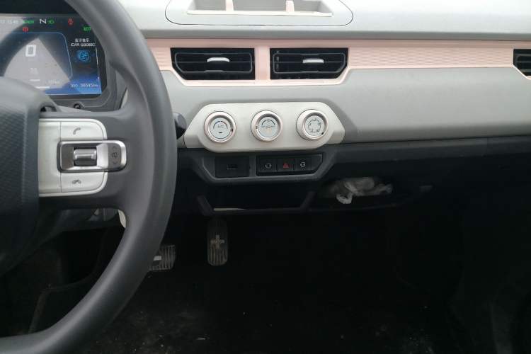 Used Chery QQ Ice Cream 2022 170km Sundae Phosphate Lithium-Ion
