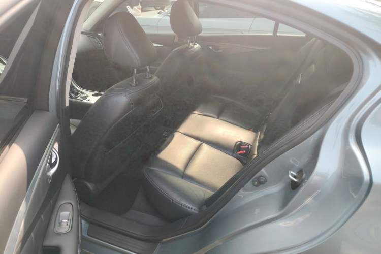 Used Infiniti Q50 2014 3.7L Luxury Edition
