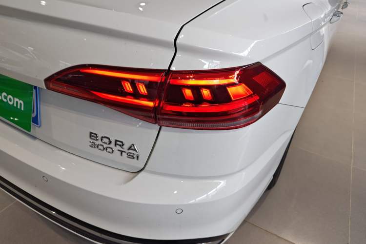 Used Volkswagen Bora 2025 300TSI DSG Prestige Edition Right Rear Taillight