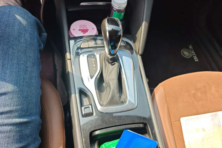 Used Buick Regal 2017 20T Luxury Model Gear Lever