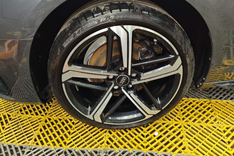 Used Audi A4L 2024 40 TFSI Luxury Dynamic Edition Left Front Wheel Hub