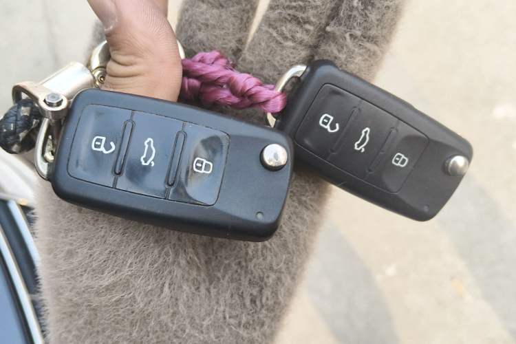 Used Volkswagen Lavida 2015 1.6L Automatic Comfort Edition Vehicle Key