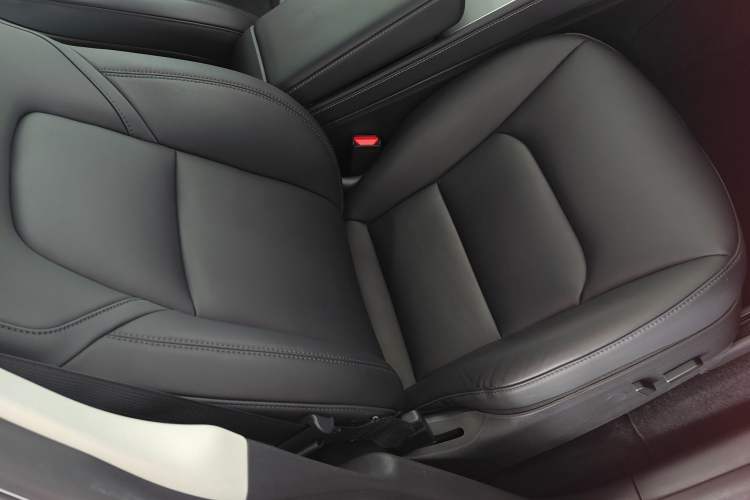 Used Tesla Model Y 2022 Long-Range All-Wheel-Drive Version