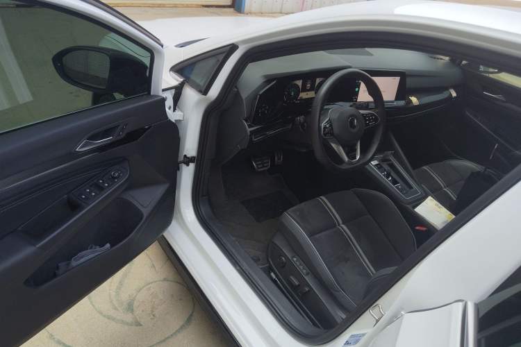 Used Volkswagen Golf 2023 Facelift 280TSI DSG R-Line Lite