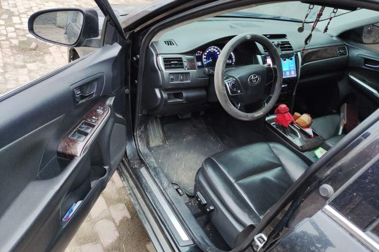 Used Toyota Camry 2016 2.0G 10th Anniversary Leading Edition
