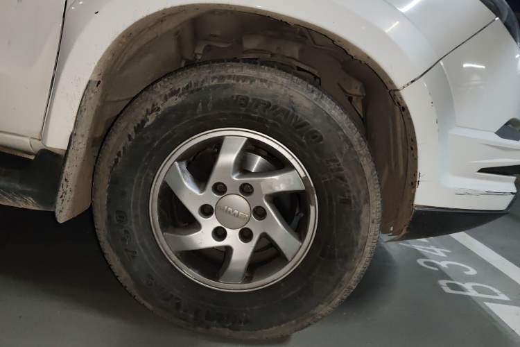 Used JMC Yuhu 5 2018 2.4T Classic Edition Diesel Manual 4x4 Luxury Long-Wheelbase JX4D24A5L