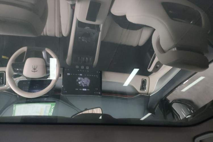 Used BYD Song L EV 2024 550 km Excellence Version Headliner